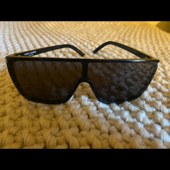 YSL Sunglasses (season 20) - Picture 3 of 5